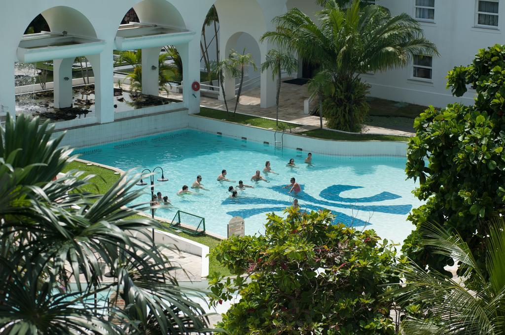 Hotel Tropical Manaus Eksteriør billede Swimming pool at the hotel