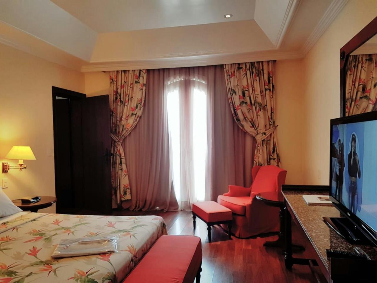 Hotel Tropical Manaus Eksteriør billede A room at the hotel