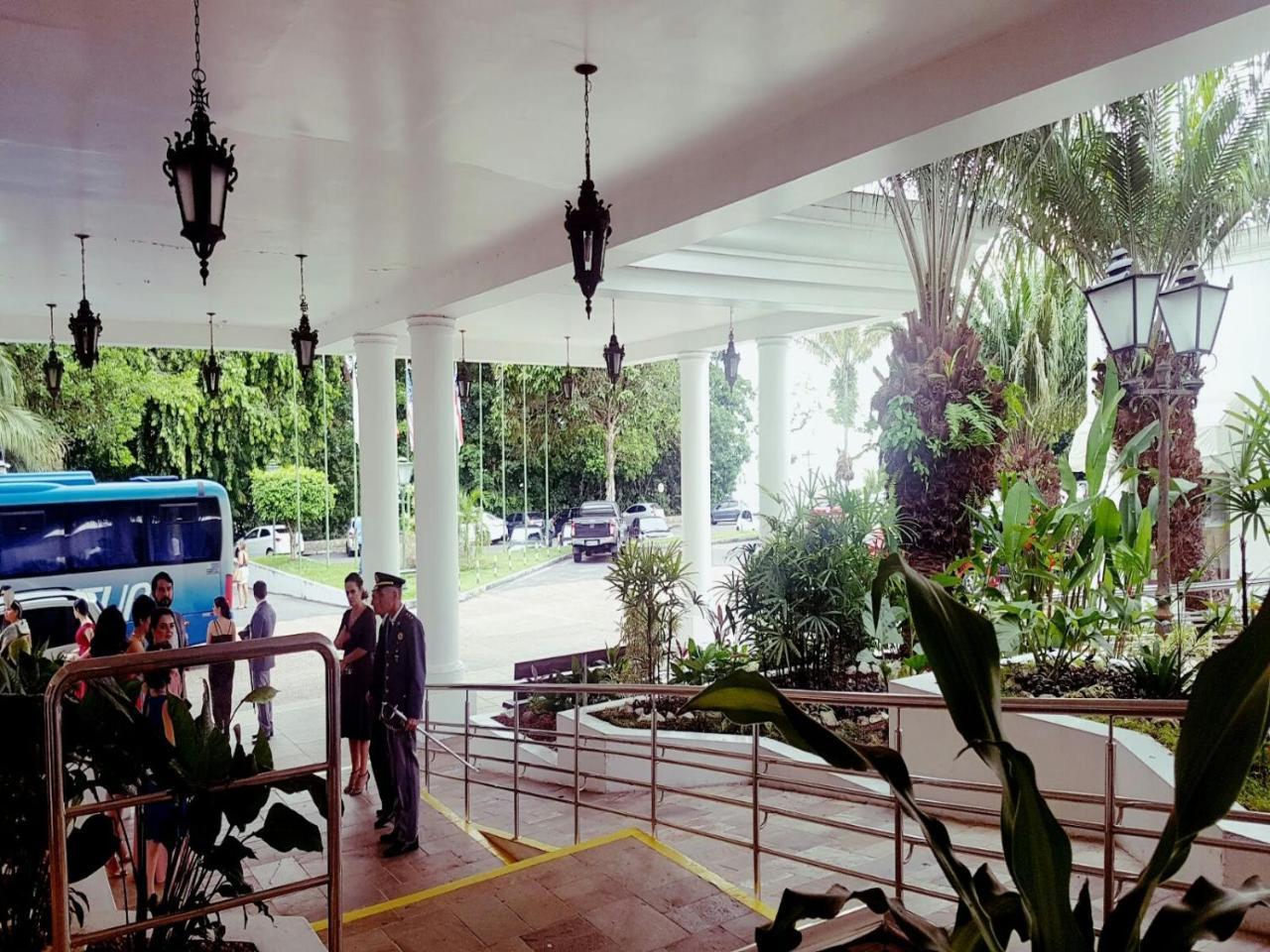 Hotel Tropical Manaus Eksteriør billede The front entrance of the hotel