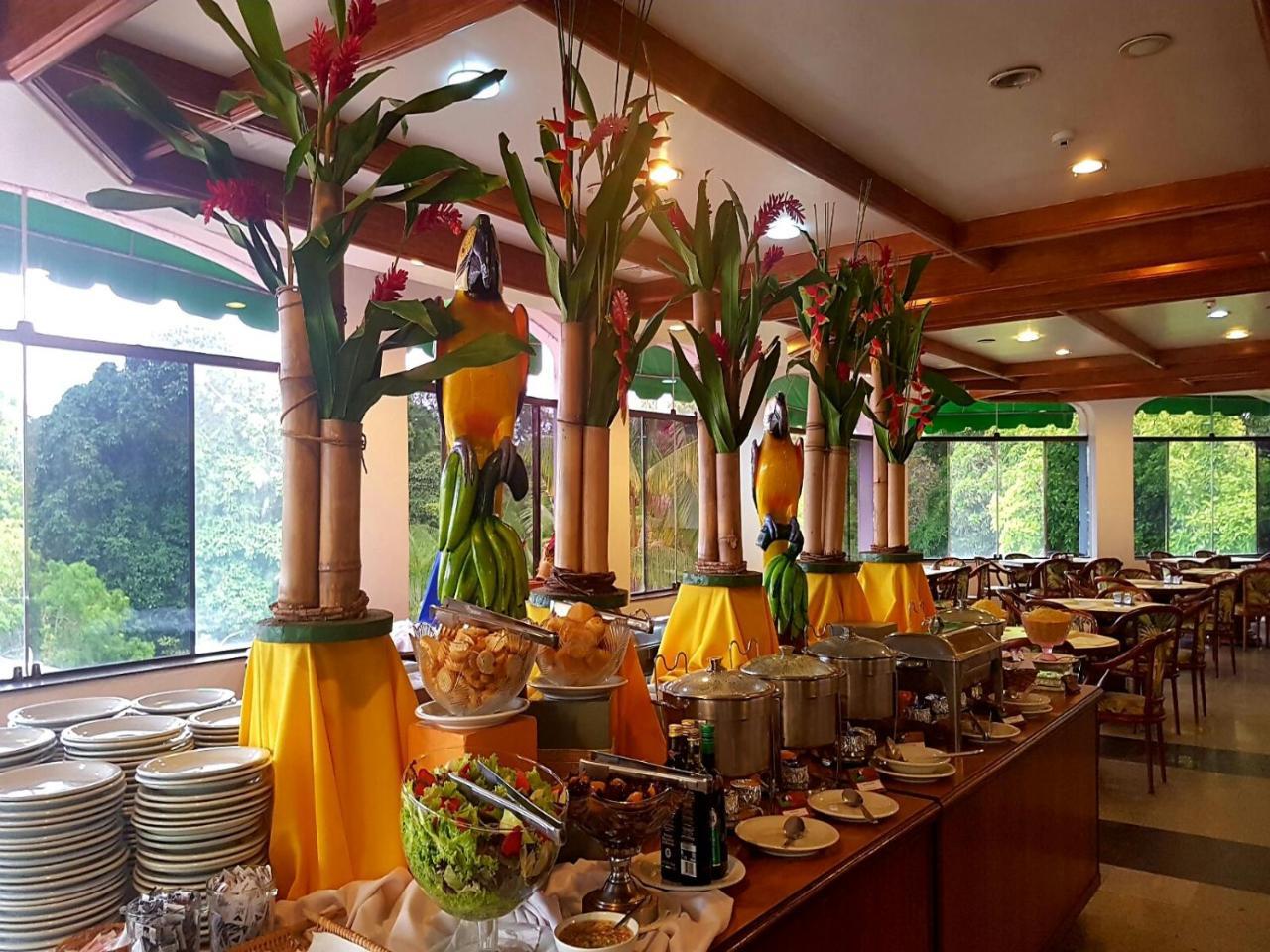 Hotel Tropical Manaus Eksteriør billede The interior of the restaurant